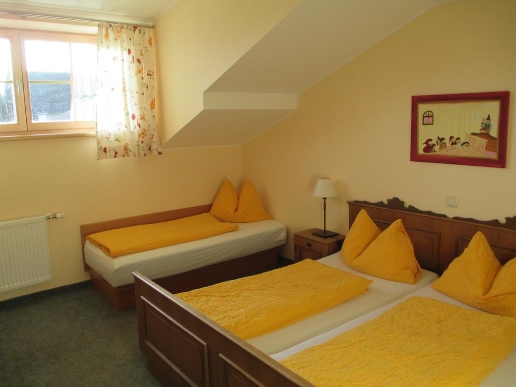 Stiedlbauerhof Villa Seeham Room photo